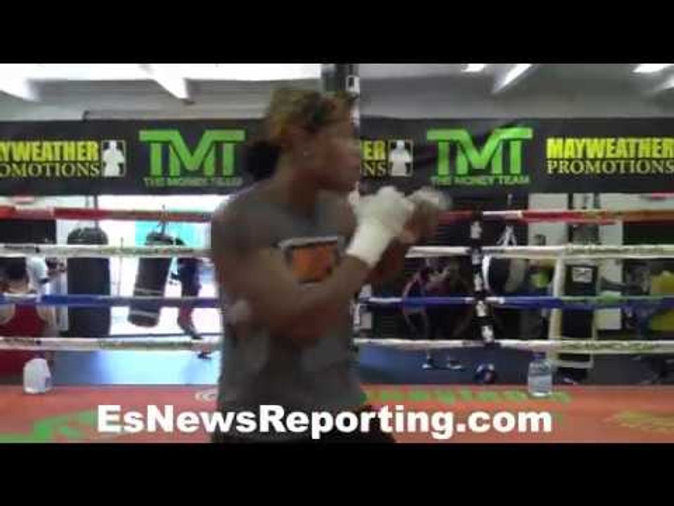 Latondria Ton Ton Jones working out - EsNews Boxing