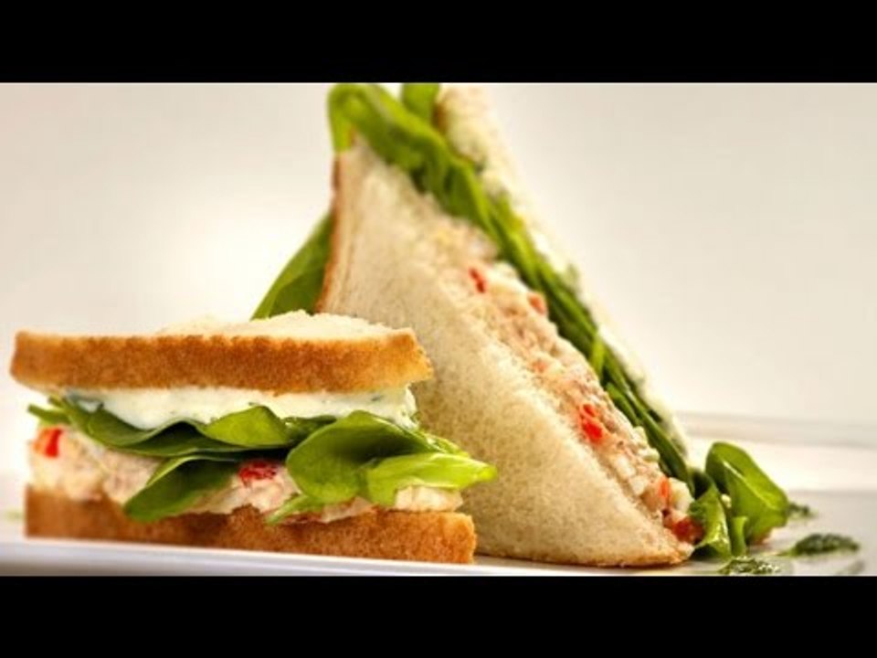 Sándwich de ensalada nicoise