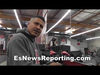 Robert Garcia Signing Gloves For Teens Locked Up In LA County Probation System - EsNews Boxing