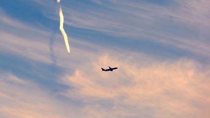 Tuvaletteki Not Uçağı Karıştırdı, Yolcular Piste Atladı