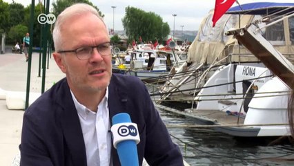 Wife of jailed journalist Yucel speaks out | DW English