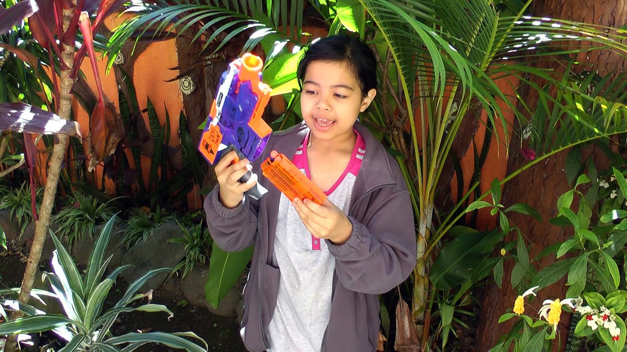 Nerf Elite  Stryfe Blaster Review and Firing Test
