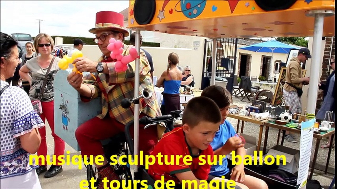 animation de rue avec le triporteur sonorisé de Monsieur Tempo