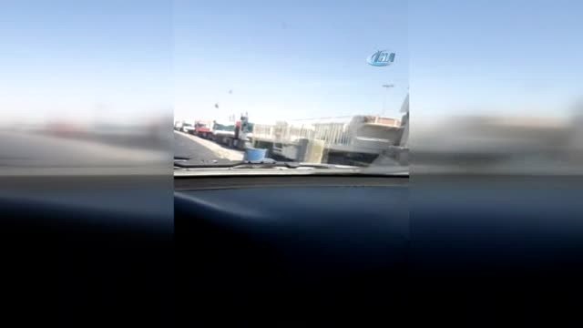 Suudi Arabistan Sınırı Kapattı, Uzun Araç Kuyrukları Oluştu