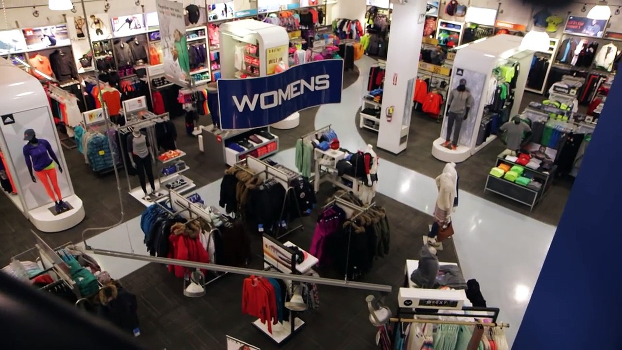 244.Undercover Pro - Raptors Patrick Patterson at Sport Chek - HD