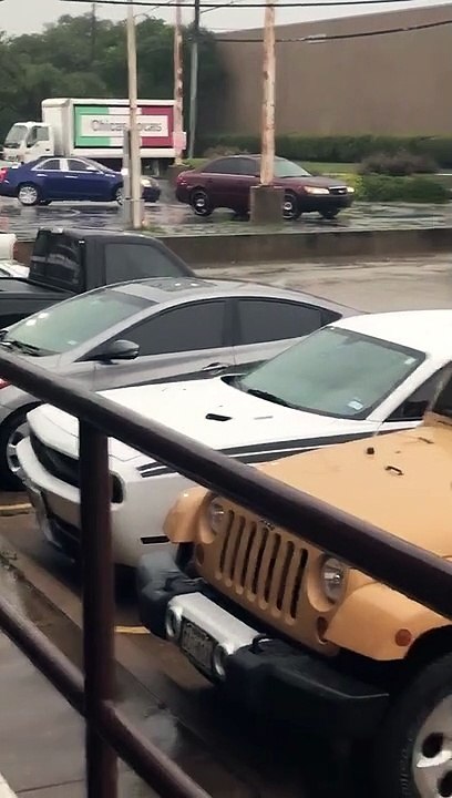 Un chargeur sur pneus prend la place des pompie...