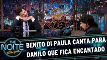 Danilo fica encantado ao ver Benito di Paula cantar