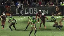 Les filles de la Lingerie Football League savent comment satisfaire leur public