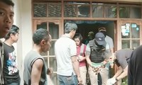 Densus 88 Geledah Rumah Terduga Teroris