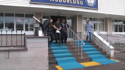 Sokakta Uyuşturucu Sattığı Öne Sürülen Karı Koca Tutuklandı