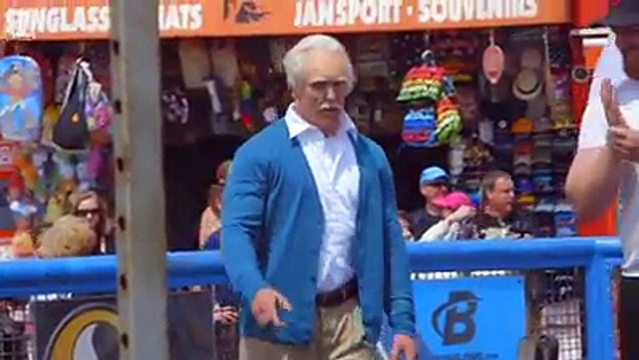 Old Men shocking  gym hero Weight Lifter owsome Men in Public place