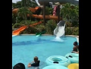 Comment sortir d'un toboggan avec classe !