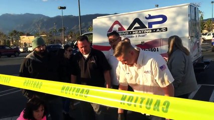 O dramático salvamento de um gatinho que esteve preso 33 horas num esgoto