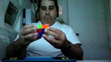 Resolvendo Cubo Mágico em 15.05 segs