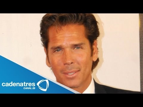 Madre de Roberto Palazuelos busca perdón de su hijo por abandonarlo