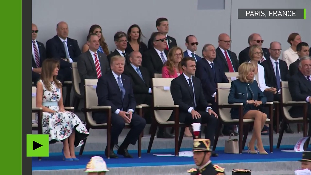 Pour le 14 Juillet, la fanfare joue du Daft Punk, mais Trump n'a pas l'air très enjoué