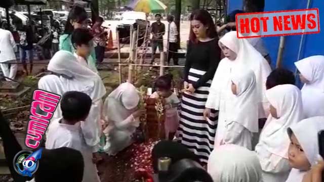 Hot News! Nyekar ke Makam di Hari Jadi ke 37, Sri Wulansih Menangis - Cumicam 15 Juli 2017