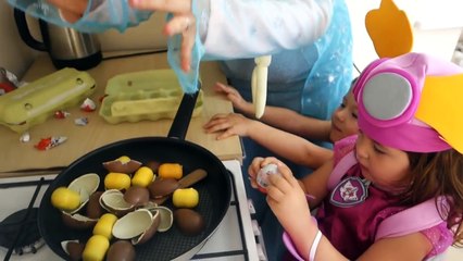 Joker vs Catwomen Thief Giant Surprise Eggs of Elsa vs Spiderman baby Funny videos superhe