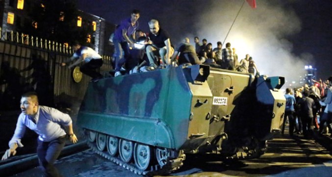 İşte 15 Temmuz Darbe Girişimi Sırasında Saat Saat Yaşananlar