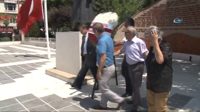 Çanakkale CHP'den 15 Temmuz Şehitleri İçin Çelenk