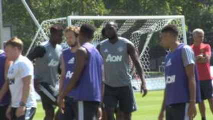 Скачать видео: Lukaku is a striker, he needs to score - Mourinho