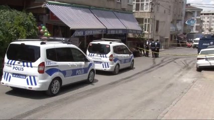 Küçükçekmece'de Silahlı Çatışma: 3 Yaralı