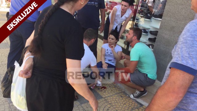 Report TV - Shkodër,tentoi të vrasë një vajzë i riu e plagos atë e 2 kalimtarë