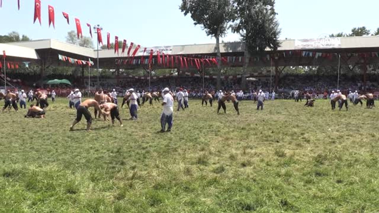 656. Tarihi Kırkpınar Yağlı Güreşlerinde Başpehlivanlık 1. Tur Müsabakaları