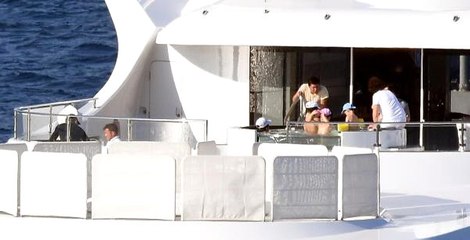 Haftalığı 2 Milyon TL Olan Yatla Bodrum'a Demirleyen Esrarengiz İş Adamı Beach Kapattı