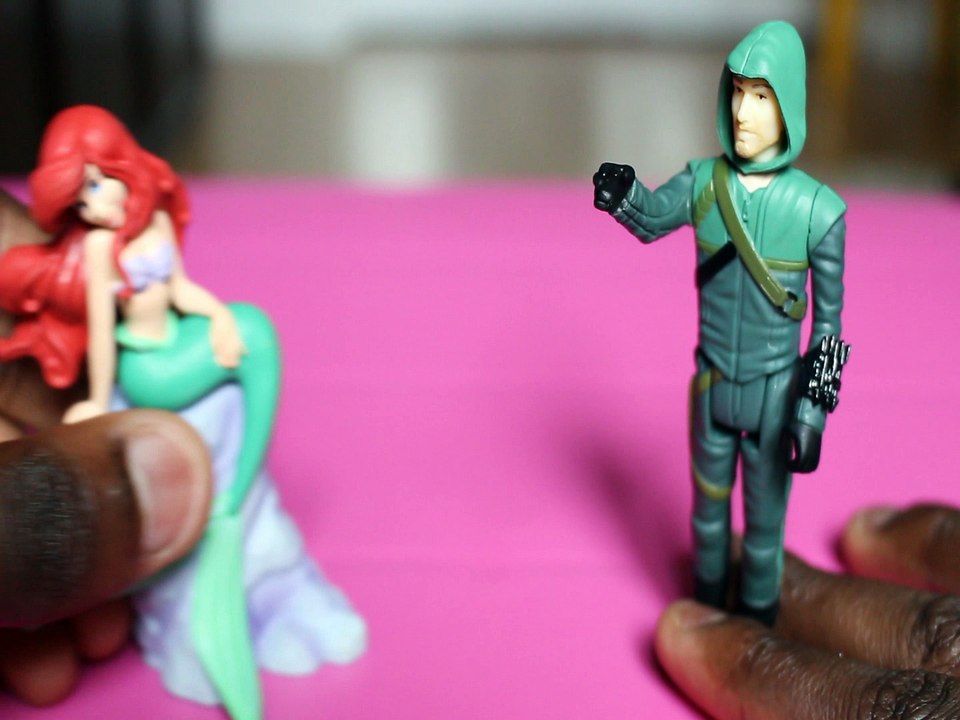 THE FLASH VS GREEN ARROW + MAGIC MOTION JESSIE BOSS BABY ARIEL DC COMICS DISNEY Toys BABY Videos CW SERIES JUSTICE LEAGU