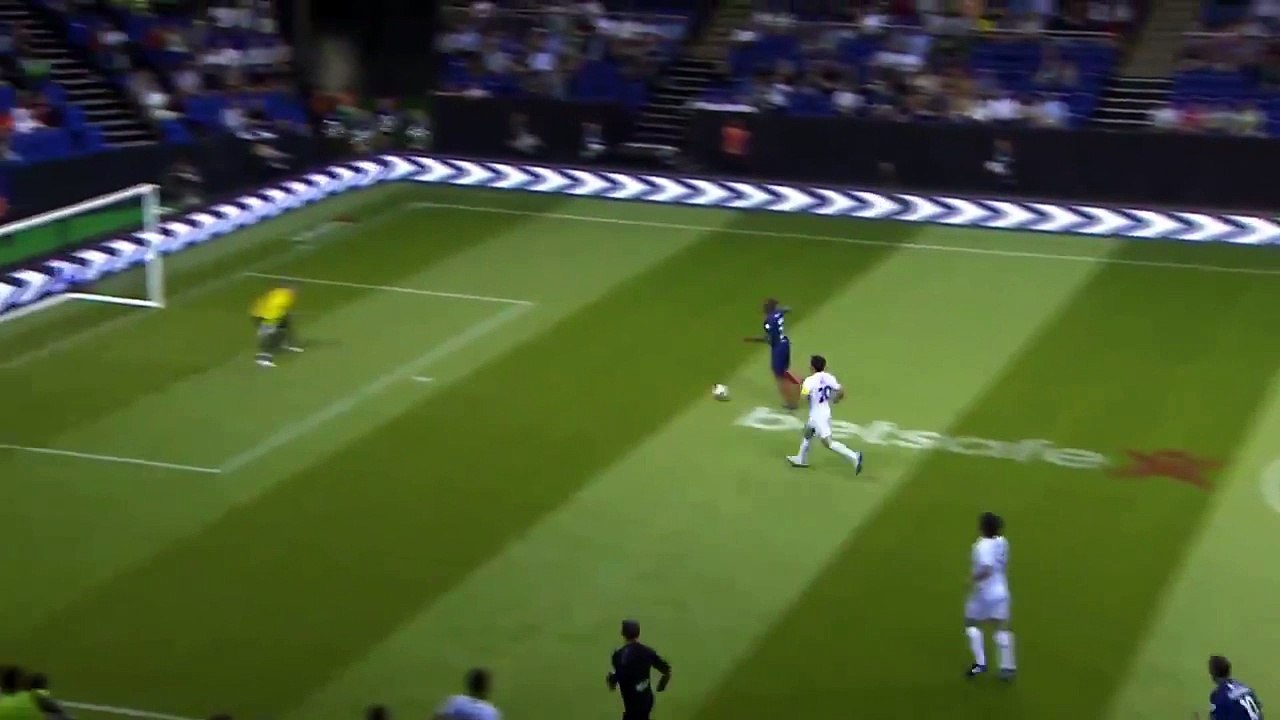 Eric Abidal Cheeky Finish At Star Sixes!