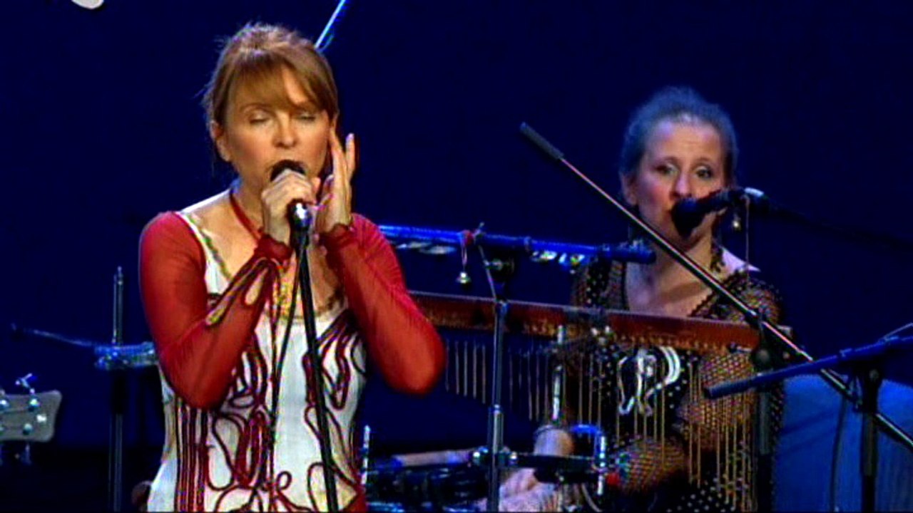 Bilja Krstić i Bistrik Orchestra ~ KOZAR & ZURLI TREŠTAT NASRED SELO