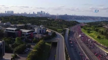 15 Temmuz Şehitler Köprüsü'ne Akan İnsan Seli Havadan Görüntülendi