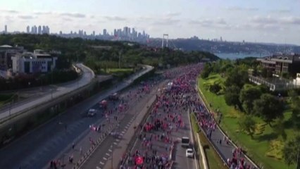 15 Temmuz Şehitler Köprüsü'ne Akan Insan Seli Havadan Görüntülendi