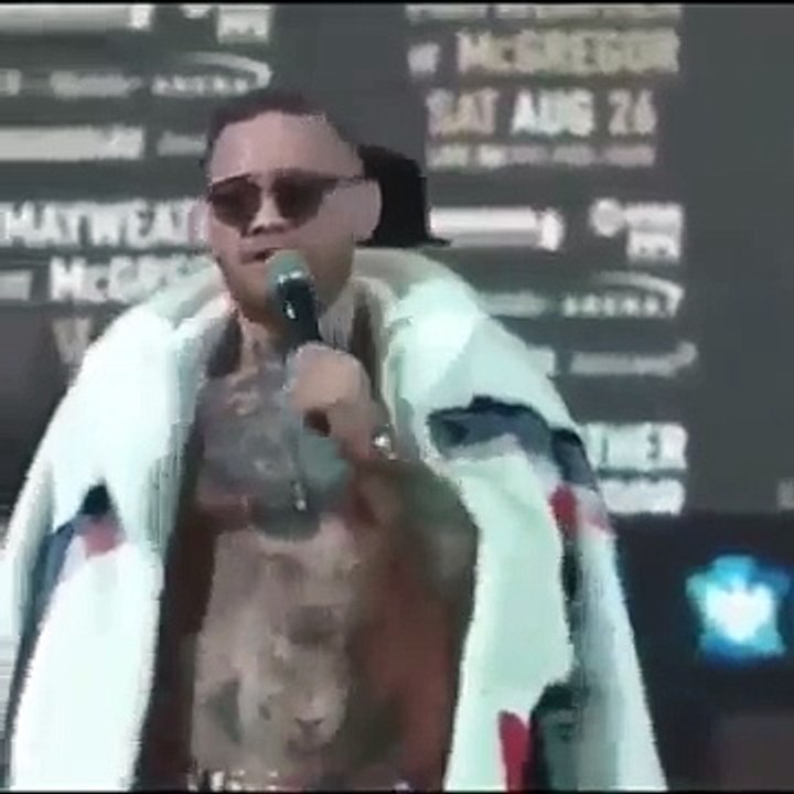 McGregor responde a polémica: "Sou negro da cintura para baixo"