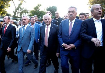 Başbakan Yıldırım, Çengelköy'den Şehitler Köprüsü'ne Yürüdü
