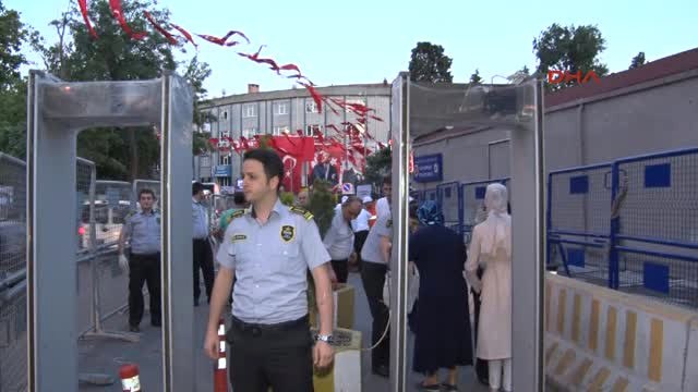 Bayrampaşa'daki Çevik Kuvvet Şube Müdürlüğü Önünde Adalet Nöbeti