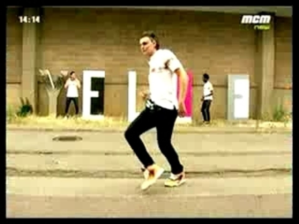 Yelle A cause des garçons (clip remix)