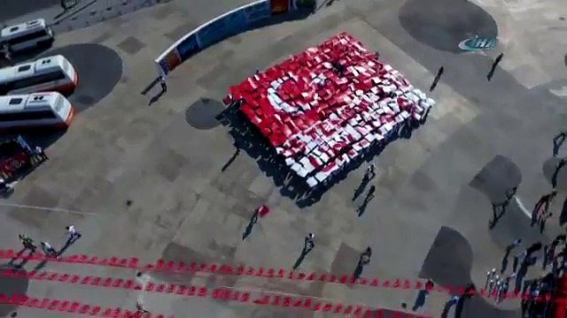 Yüzlerce Minik Öğrenciden 15 Temmuz Temalı Canlı Resim