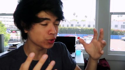 TESTANDO PRODUTOS DE GAROTAS (c/ SUTIÃ ADESIVO) | MoriMura