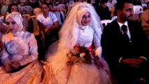 Akhisar'da Gelin ve Damat düğün çıkışı demokrasi nöbetlerine katıldı