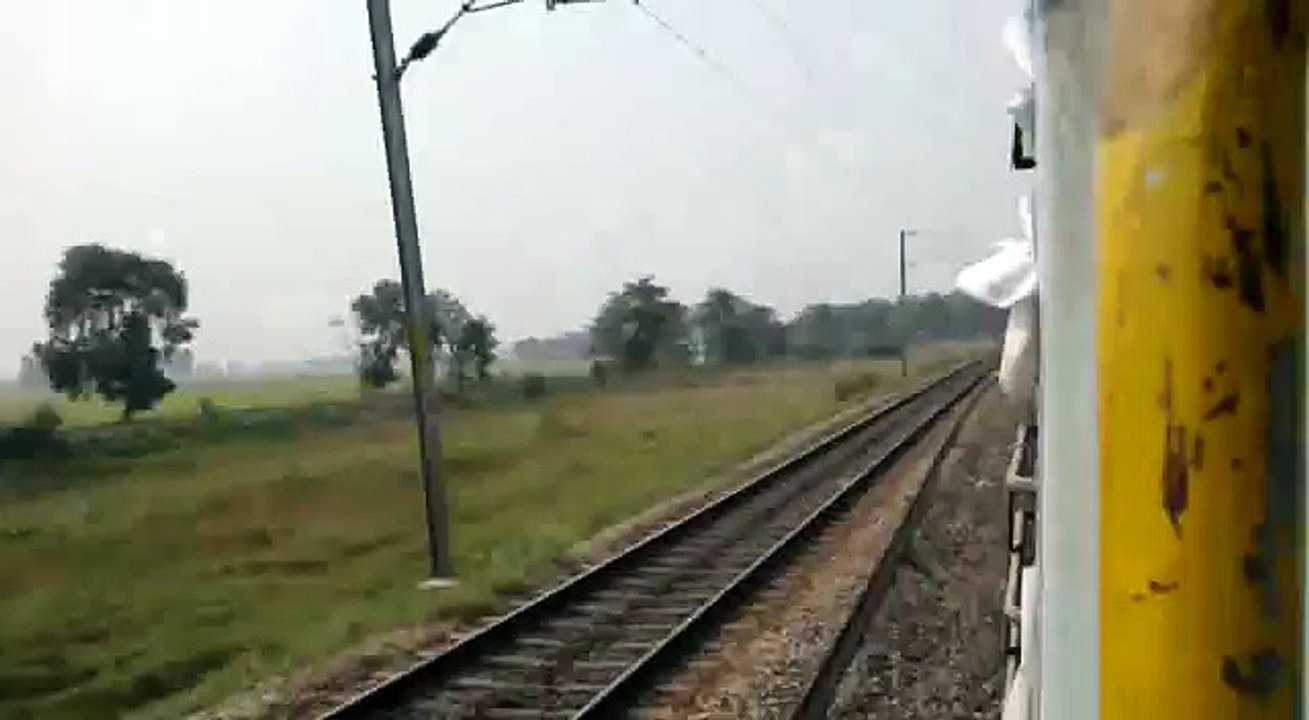 GD WDM-3A thrashing it between Siwan Jn. and Chappra Jn.