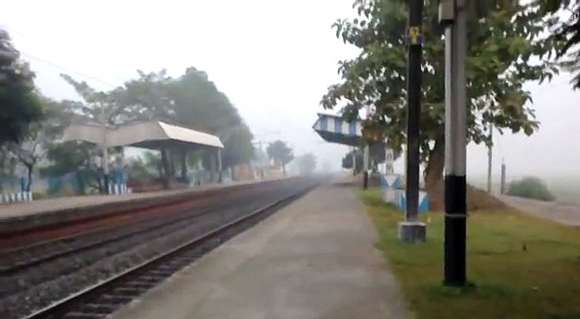 22244 HWH WAP-4 takes on Danapur - Howrah Superfast Express