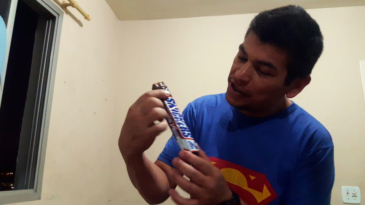 SNICKERS MATA SUA FOME E A MINHA TAMBEM