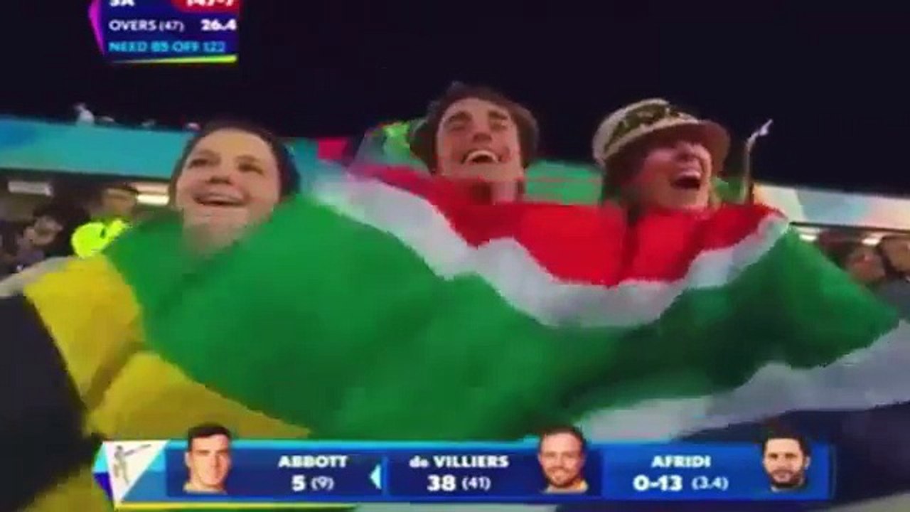 Top 15 Very Funny Moments Of Pakistani Cricket Players In Ground