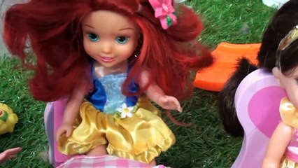 Et brute poupée gelé obtient a blesser Jai le jambe les tout-petits jouets Anna elsa elsya accident 2 barbie