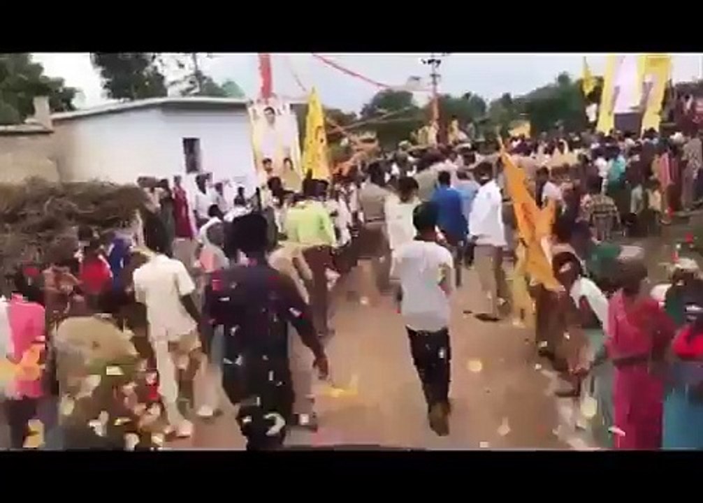 Kurnool - Nara Lokesh Grand Enrty - Nara Fan'S hungama - Tdp Leaders - High Sequrity Convoy -nandyal