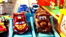 Disney Pixar Cars Lightning McQueen NEON Races with WGP Cars and Mater and Ramone ! #1