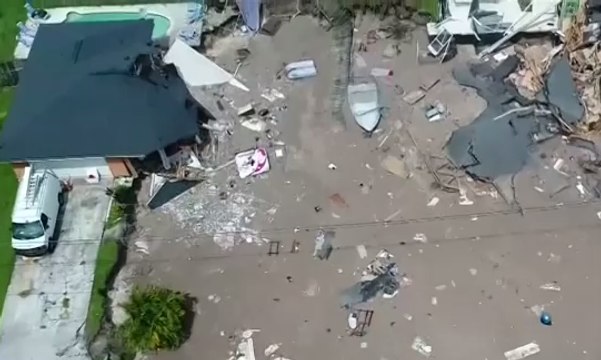 Tanah Ambles di Florida Membentuk Lubang Besar
