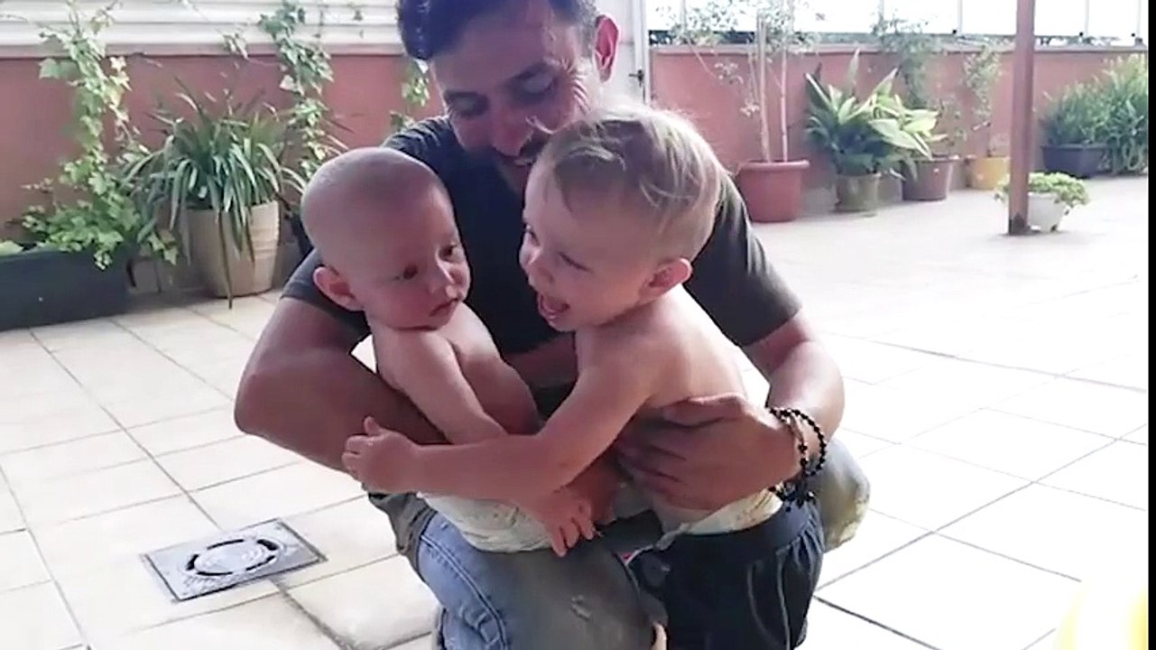 Espot de Trànsit 2017 - video complet. Tots tenim família